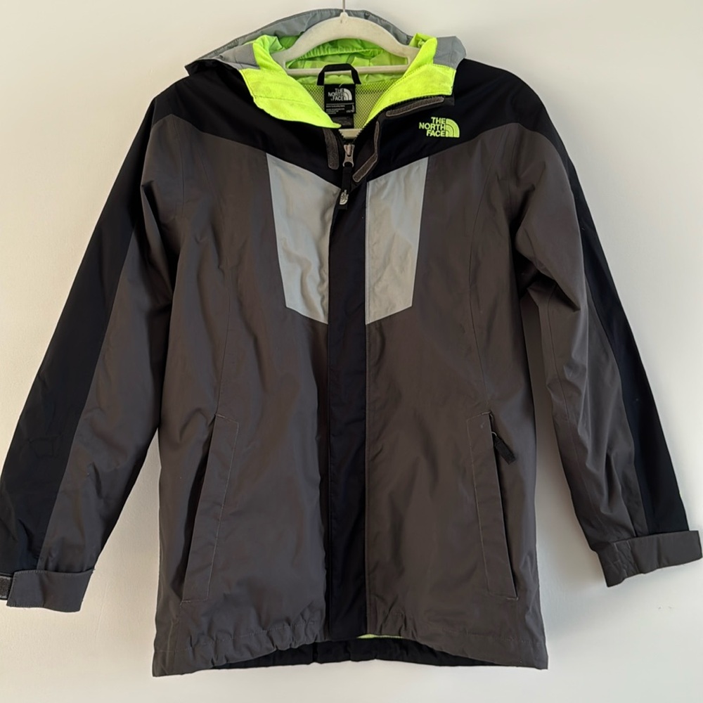 The North Face boys youth lightweight Spring softeshell jacket 14/16